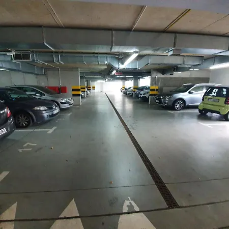 شقة Apartament W Chmurach- 15 Pietro Osiedle Tysiaclecia- Prywatny Parking- Wielki Taras Z Widokiem Na Zachod Slonca كاتوفيتسه