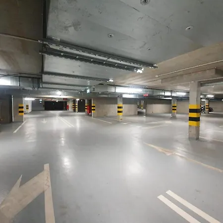 W Chmurach- 15 Piętro Osiedle Tysiąclecia- Parking W Hali Garażowej, Wielki Taras Z Widokiem Na Zachód Słońca *