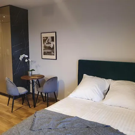 Lejlighed Apartament W Chmurach- 15 Pietro Osiedle Tysiaclecia- Prywatny Parking- Wielki Taras Z Widokiem Na Zachod Slonca Katowice