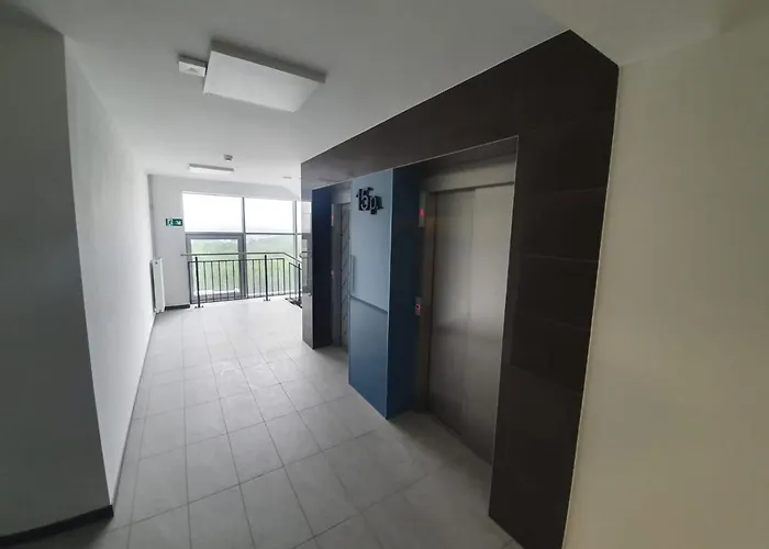 Διαμέρισμα W Chmurach- 15 Pietro Osiedle Tysiaclecia- Prywatny Parking- Wielki Taras Z Widokiem Na Zachod Slonca Κατοβίτσε