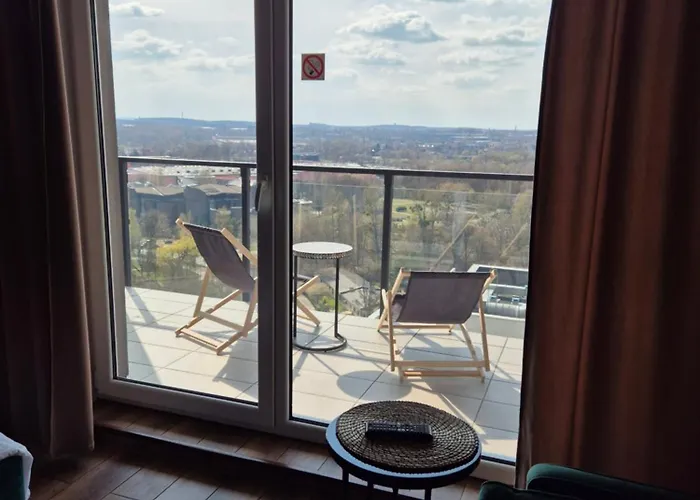 W Chmurach- 15 Pietro Osiedle Tysiaclecia- Prywatny Parking- Wielki Taras Z Widokiem Na Zachod Slonca Διαμέρισμα